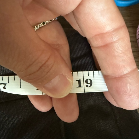 Volcom shorts • Men’s size 36 - Picture 6 of 7